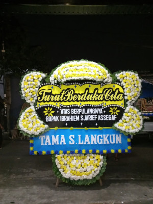 Papan Bunga Duka di Piani